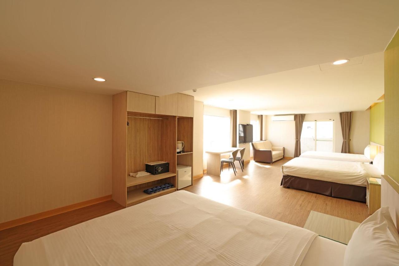 Tc Hotel - Hualien Zhongxiao Exteriör bild