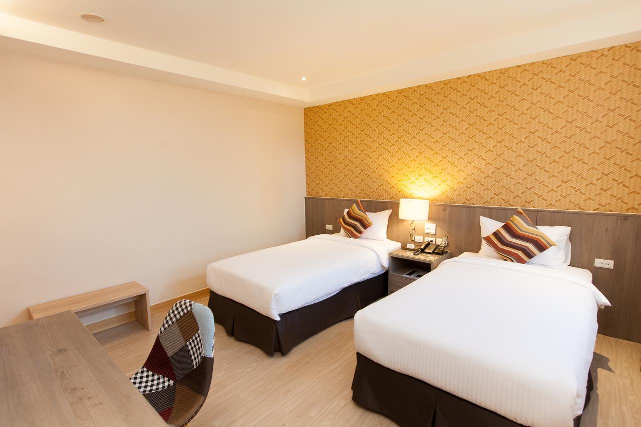 Tc Hotel - Hualien Zhongxiao Exteriör bild